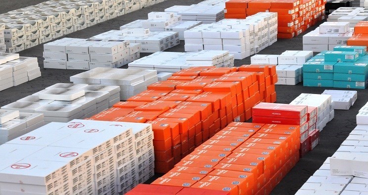 کشف بیش از ۷ هزار موبایل توسط وزارت اطلاعات + تصاویر کشف بیش از ۷ هزار موبایل توسط وزارت اطلاعات + تصاویر